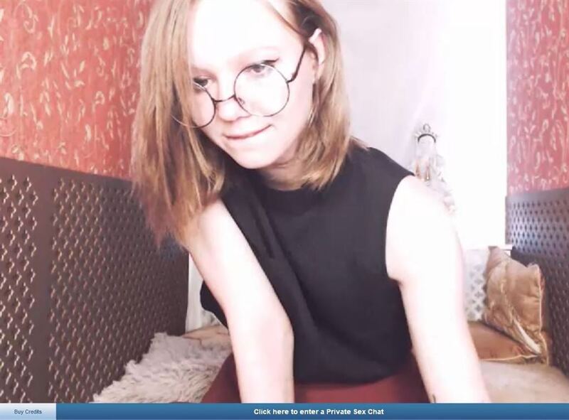 cute imlive cam girl with hipster glasses